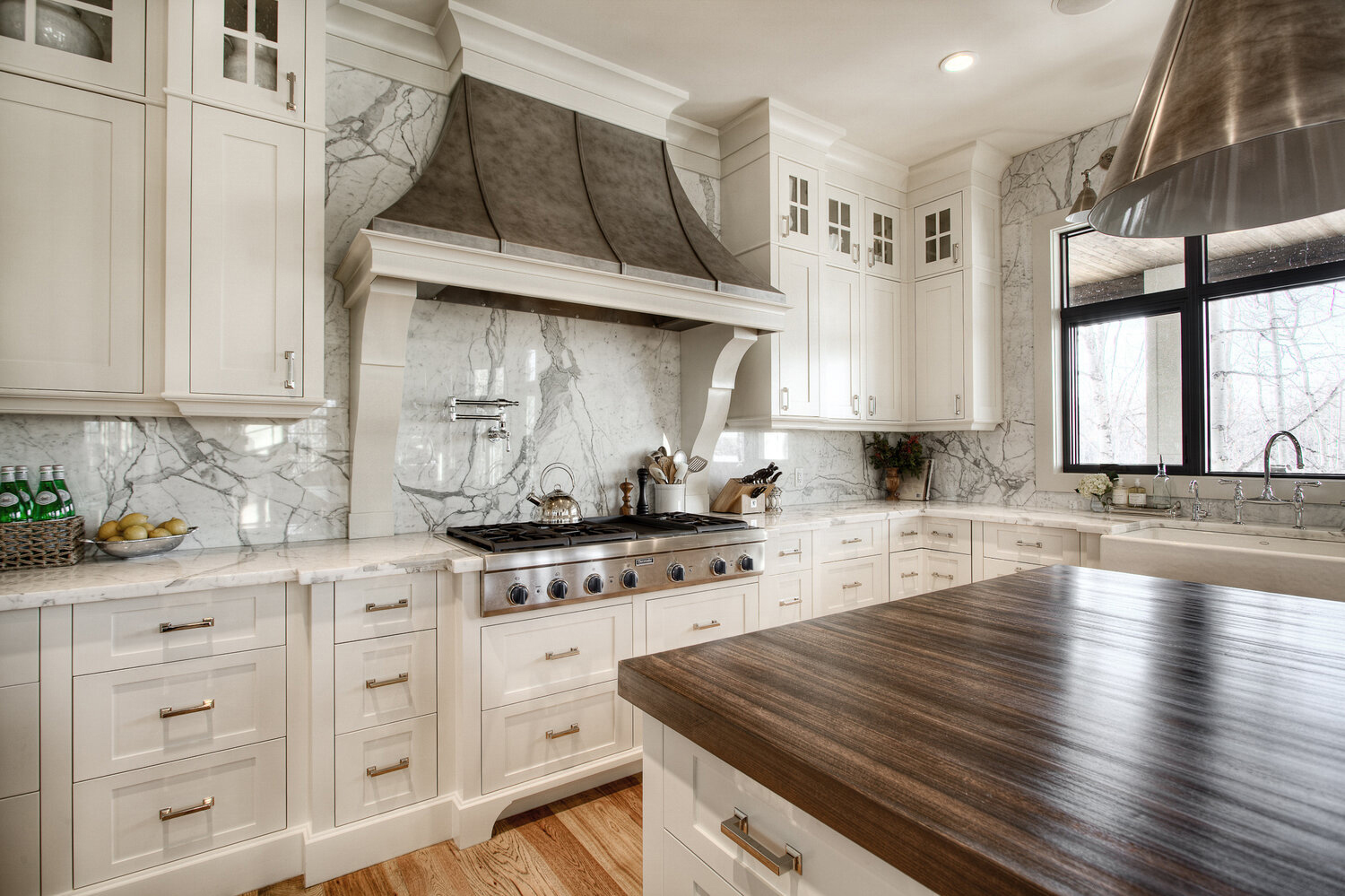 Rustic kitchen backsplash with cabinetry and counter relationship