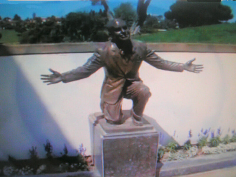 Al Jolson's Grave Statue Cemetery