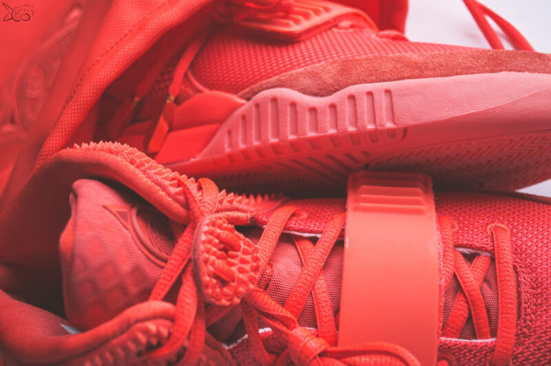 Air Yeezy II Red October shoes