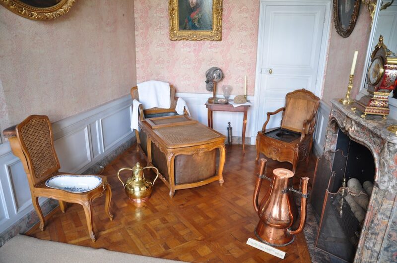 Typical modern French bathroom