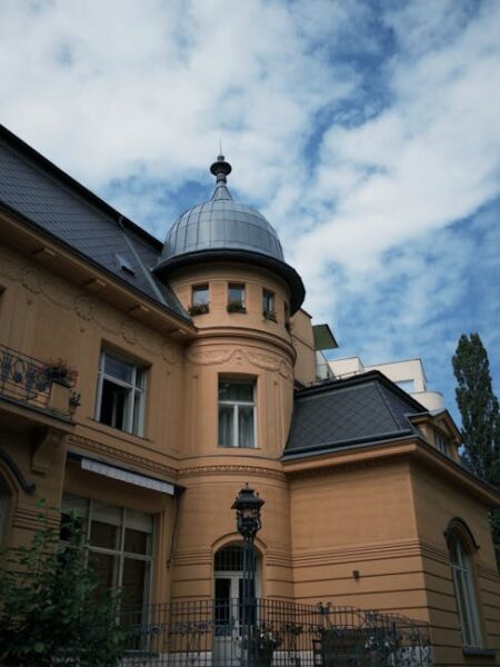 Luxury house exterior photo
