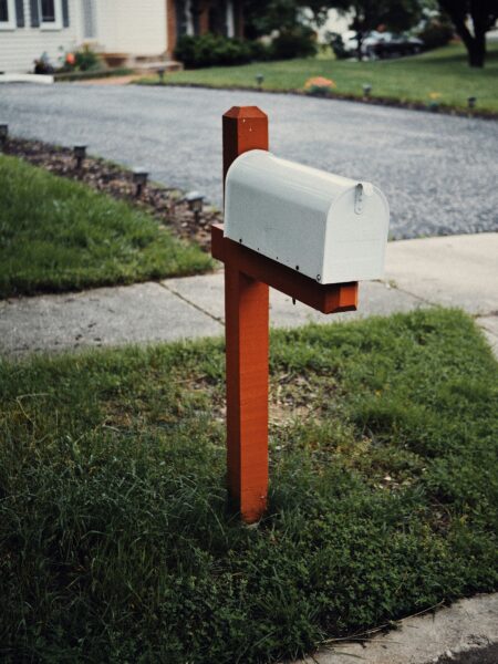 how to fix leaning mailbox