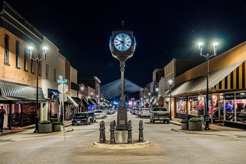 The Return of Main Street: Small-Town Commercial District Revitalization in the Midwest