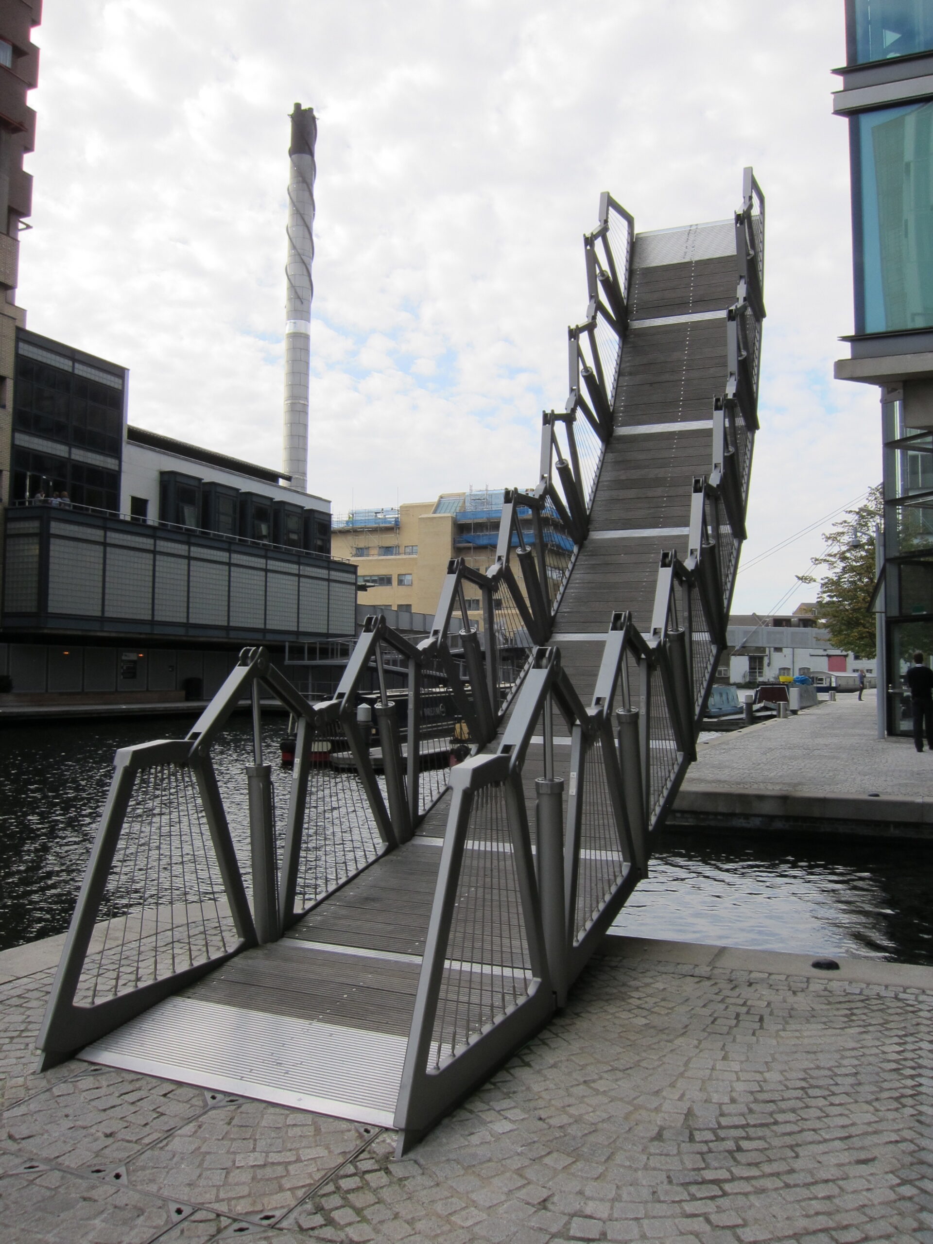 top-10-pedestrian-bridges-with-memorable-design-4