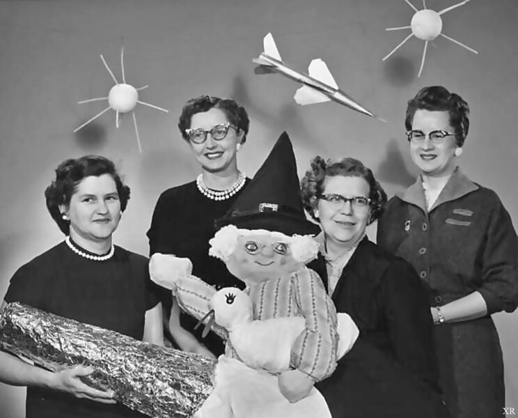 ... Mother Goose In Spaaaaace!