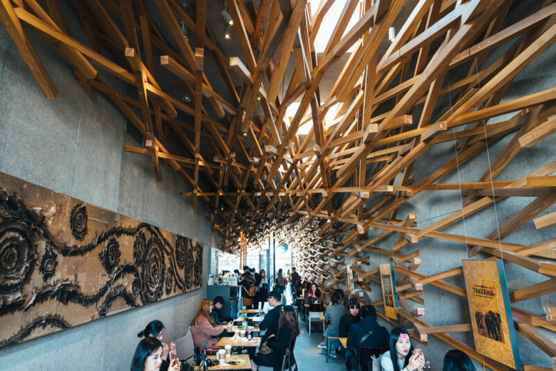 STARBUCKS DAZAIFU BY KENGO KUMA
