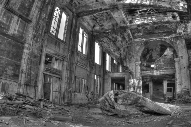 I (don't) hear the train a comin' / It's (no longer) rollin' 'round the bend. Abandoned Union Station in Gary, Indiana