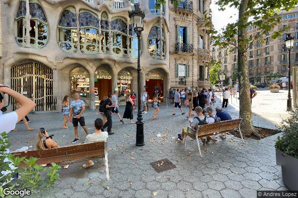 Streetview view of Antoni Gaudí's architectural works, highlighting the vibrant street life.