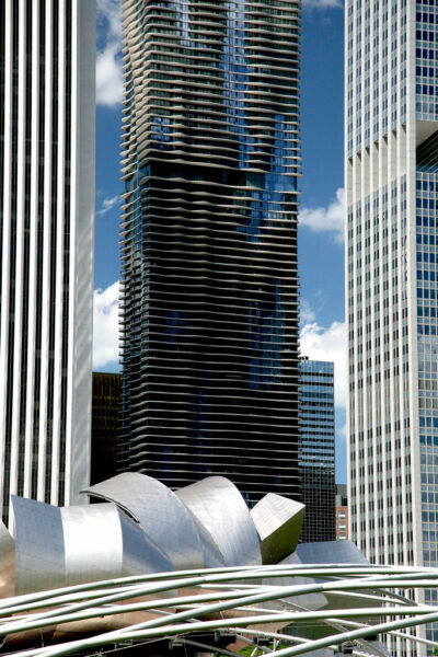 Aqua Tower by Jeanne Gang in downtown Chicago